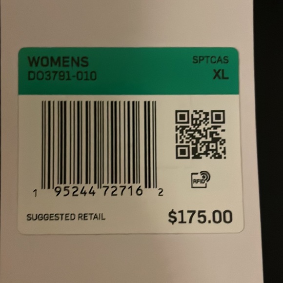 NIKE SWOOSH JACKET - Picture 9 of 9